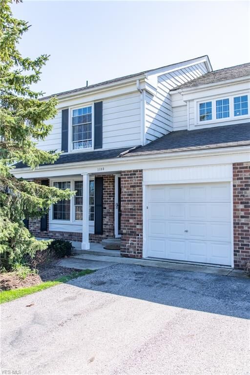 Property Photo:  34100 Chagrin Boulevard 1103  OH 44022 