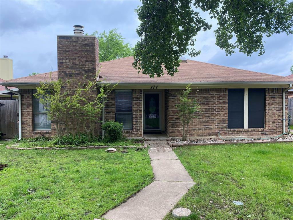 Property Photo: 717 Cory Street TX 76051