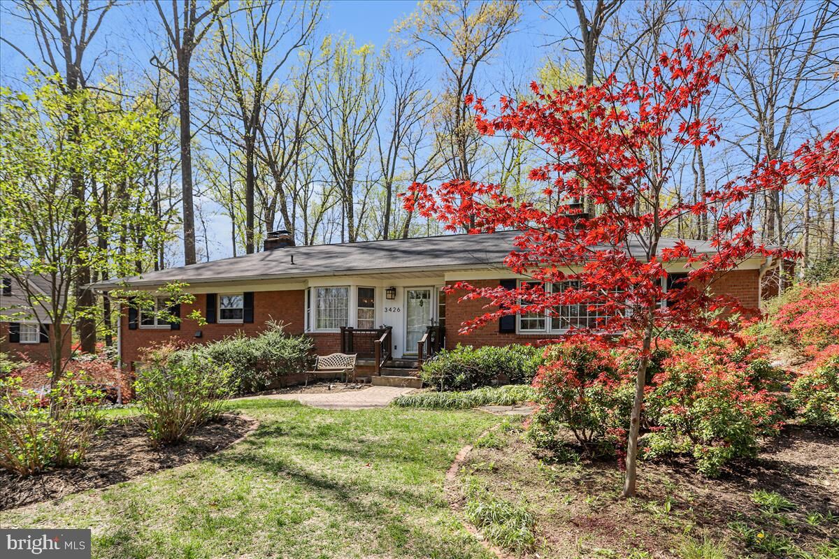 Property Photo: 3426 Farm Hill Drive VA 22044