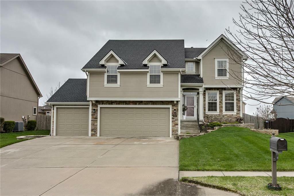 Property Photo:  1819 NW 92nd Place  MO 64155 