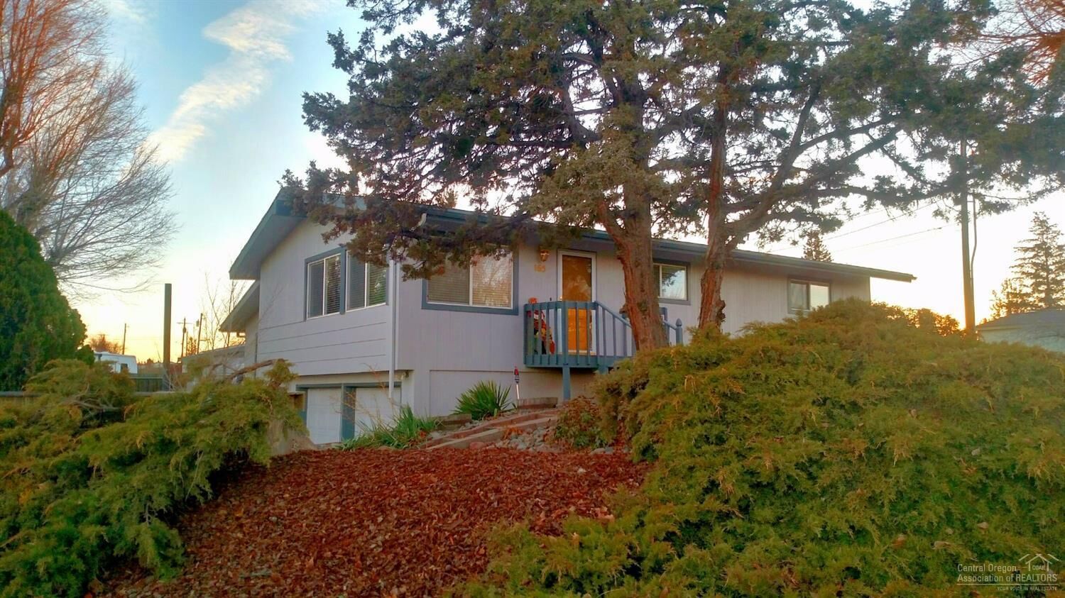 Property Photo: 165 SE H Street OR 97741