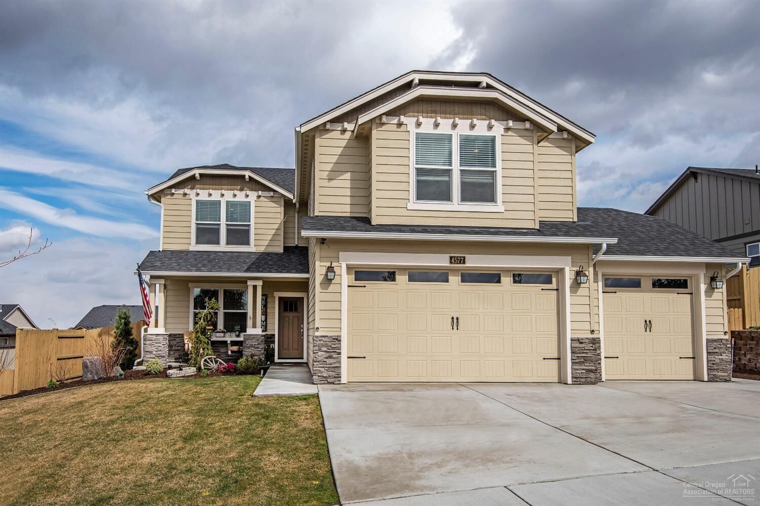 Property Photo:  4577 SW Volcano Avenue  OR 97756 