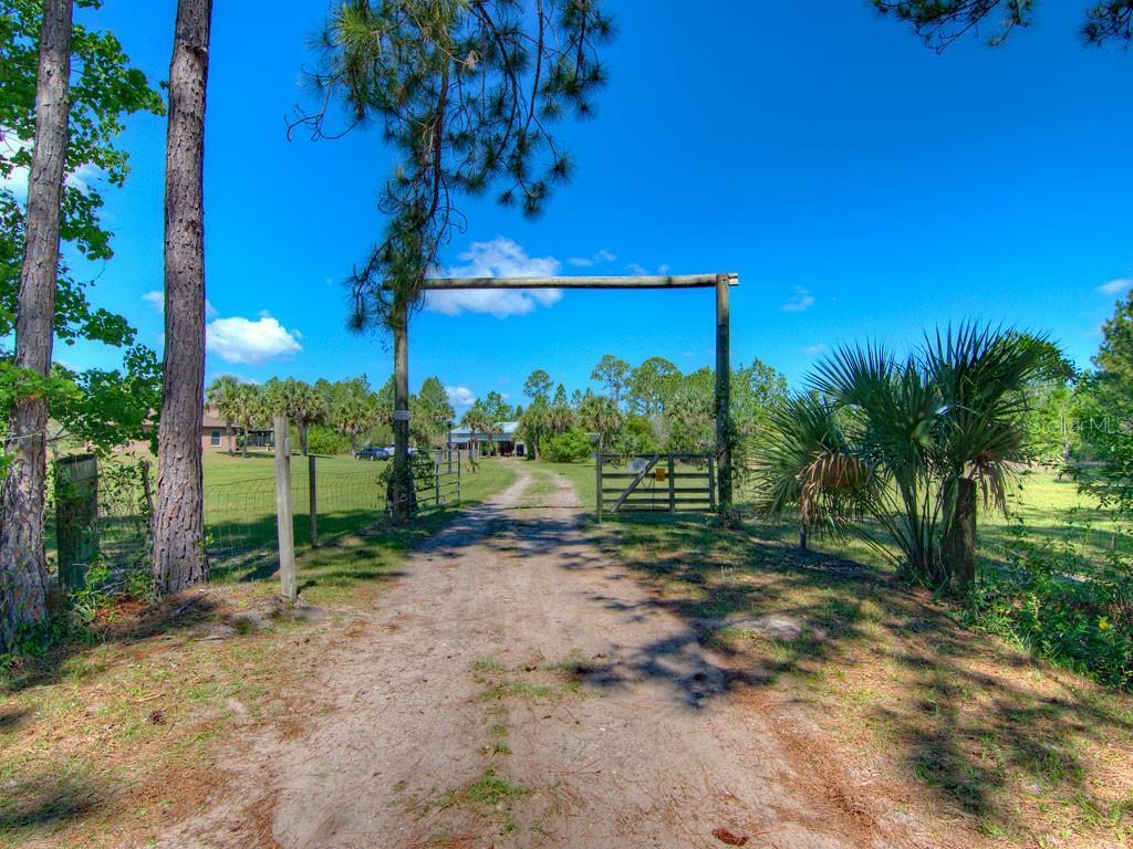 Property Photo:  1348 E Garon Cove  FL 32732 