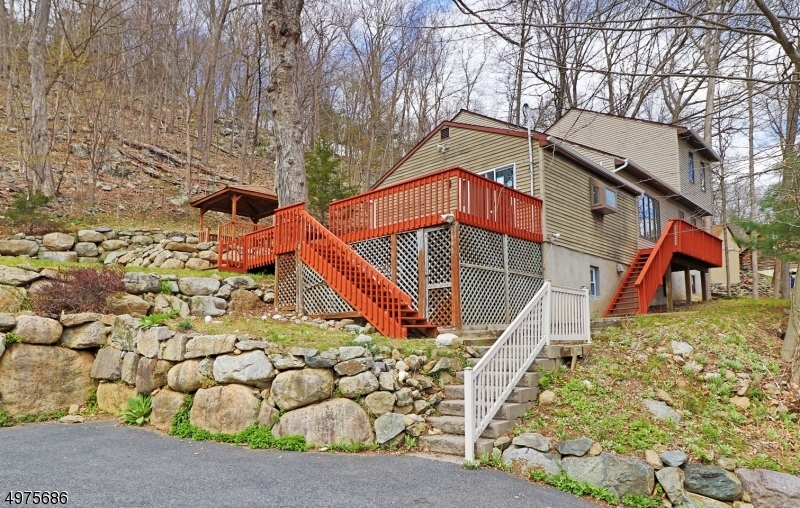 Property Photo:  240 Skyline Lakes Dr  NJ 07456 