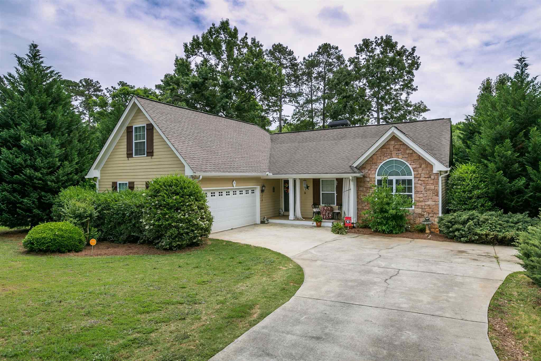 Property Photo:  101 S Hidden Lake Drive  GA 31024 