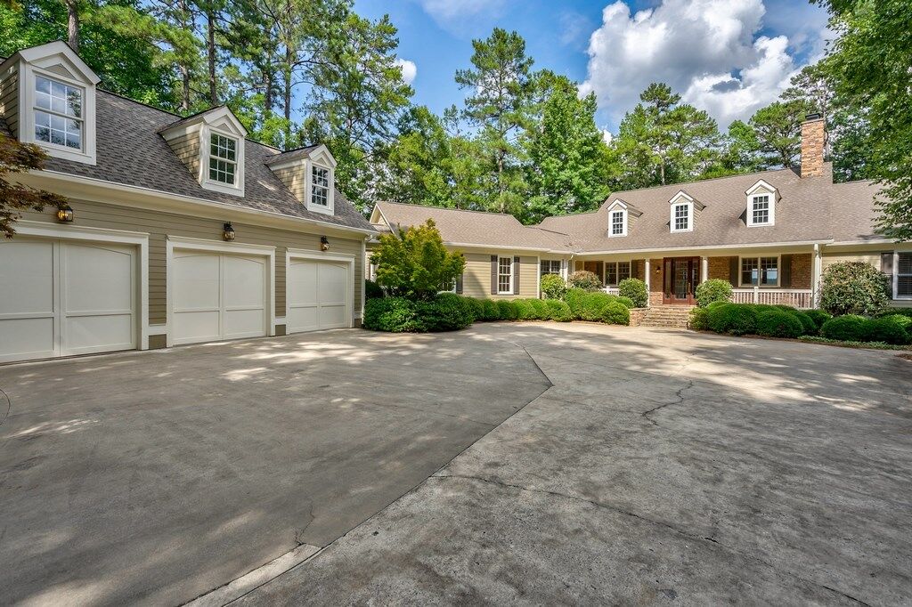 Property Photo: 1050 Whatleys Mill Lane GA 30642