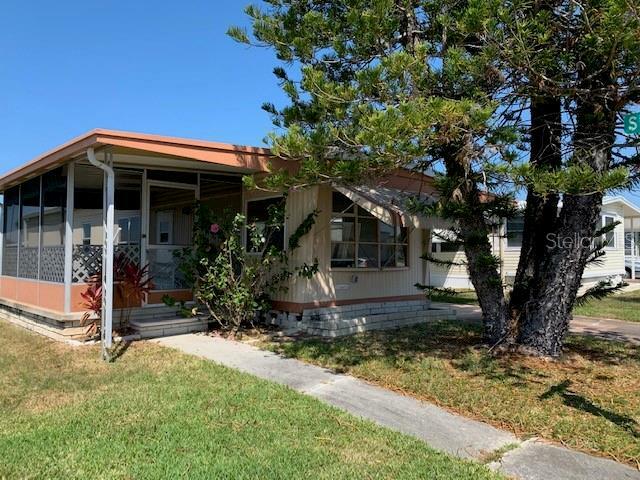 Property Photo:  3207 Hampshire Drive  FL 34690 