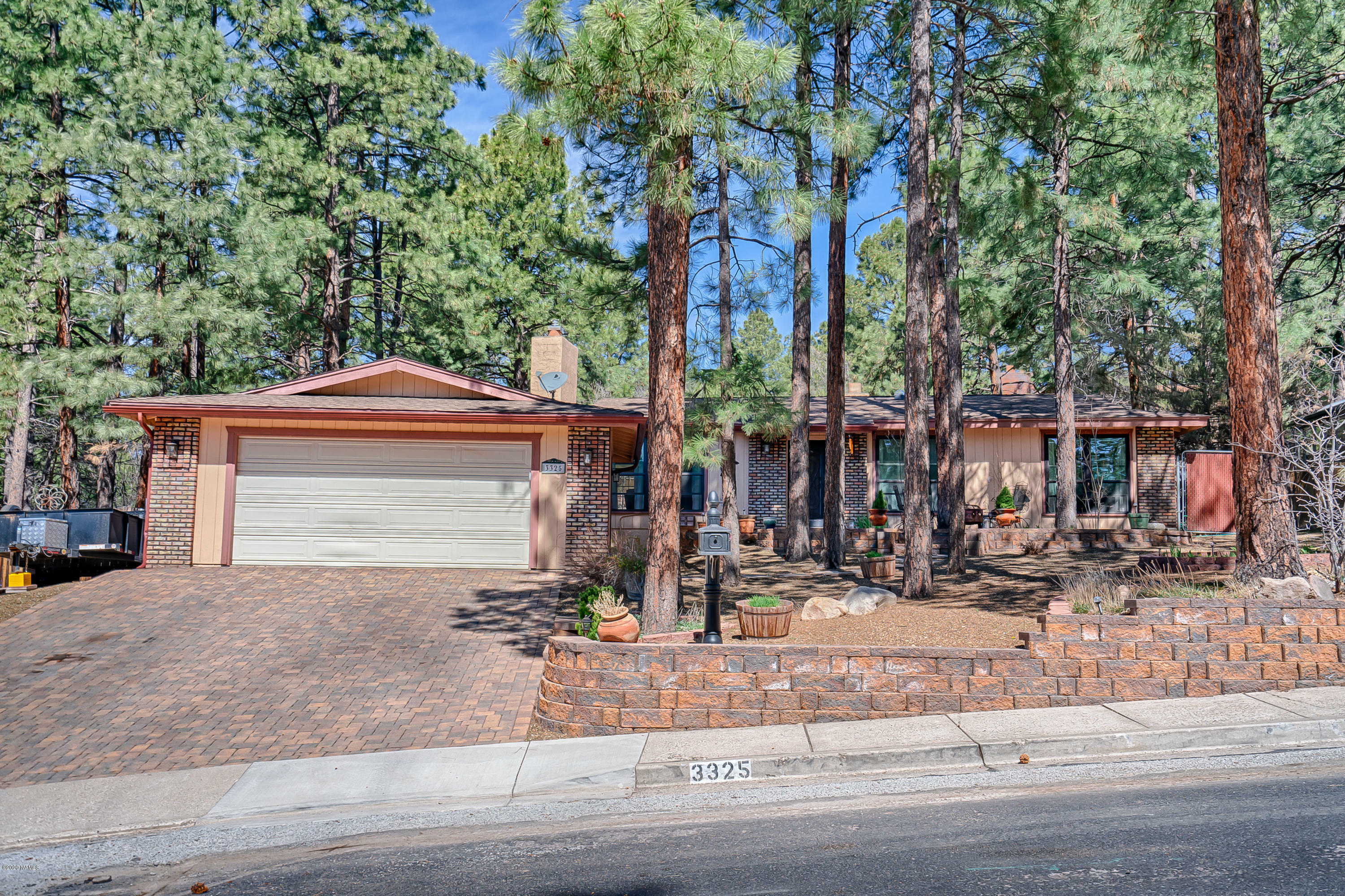 3325 N Harris Way  Flagstaff AZ 86004 photo