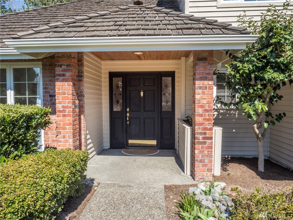 Property Photo: 24700 SE 45th Place WA 98029