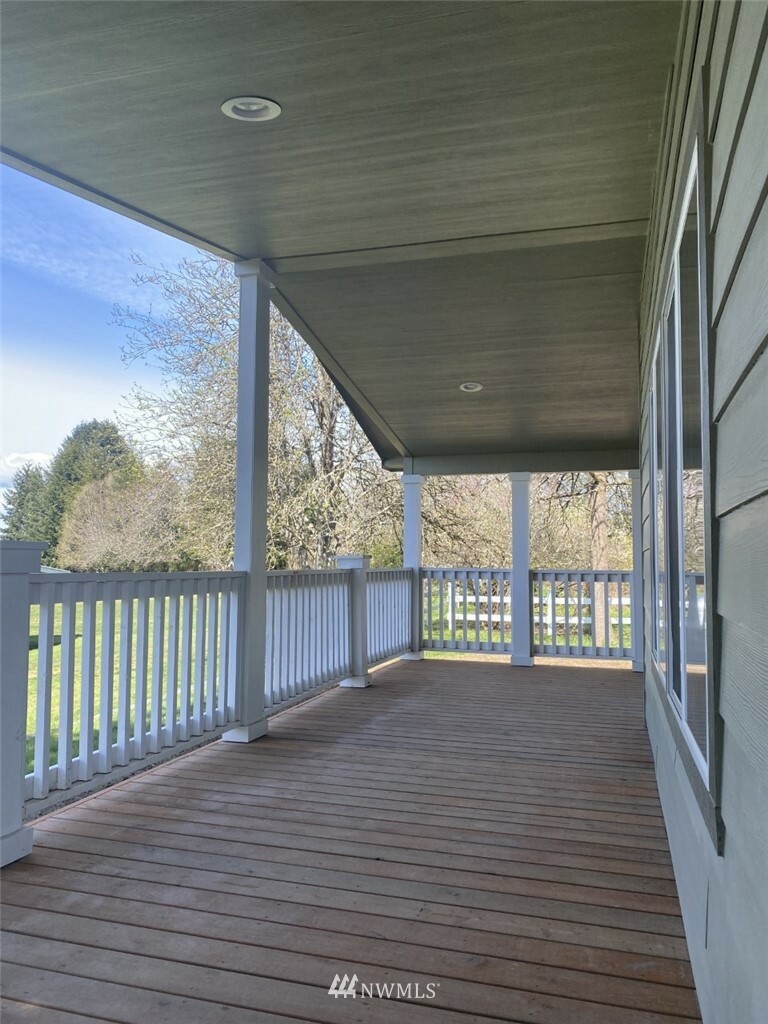 Property Photo:  40 Douglas Street  WA 98612 