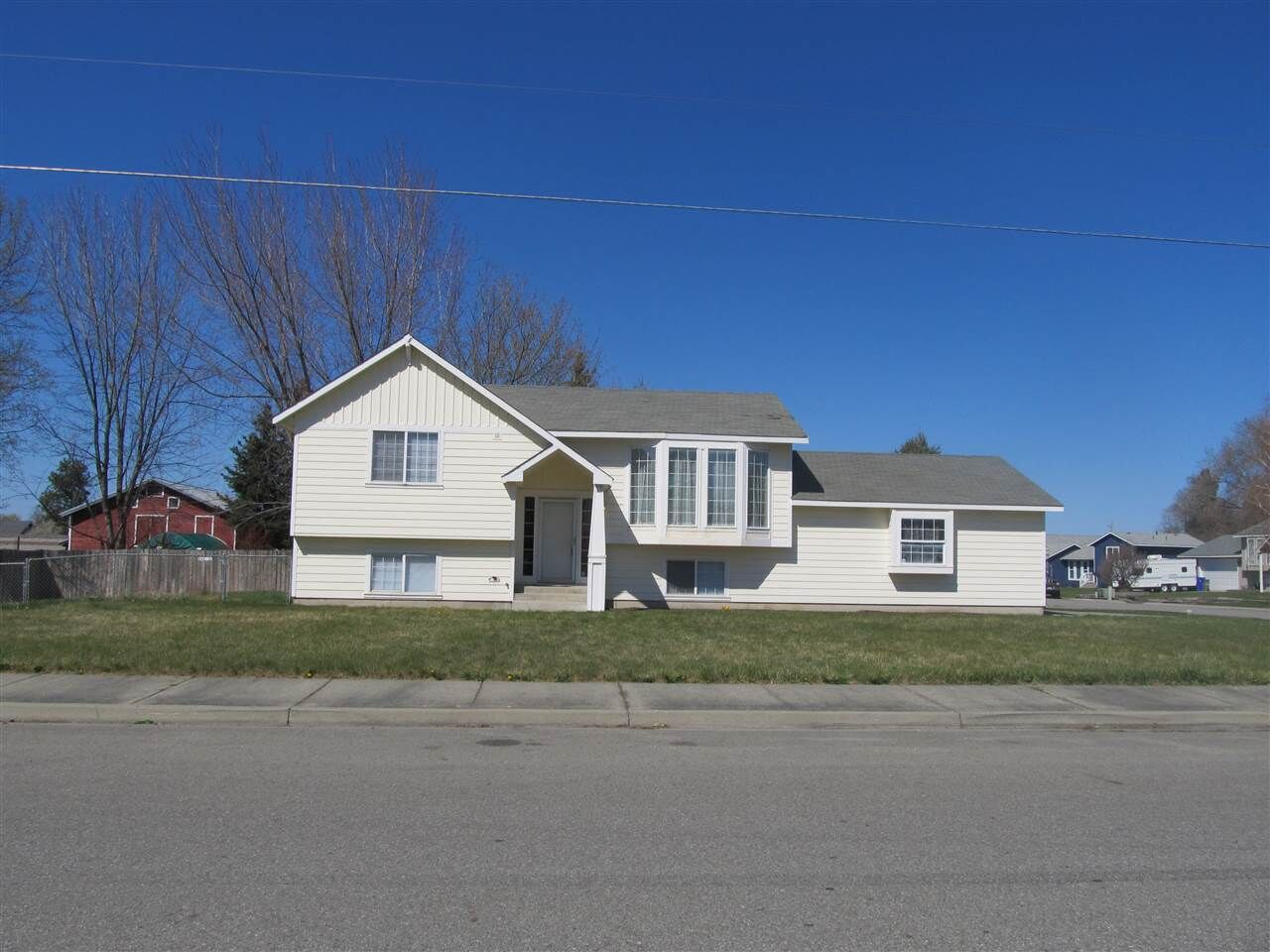 Property Photo:  805 N Corbin Ct  WA 99016 