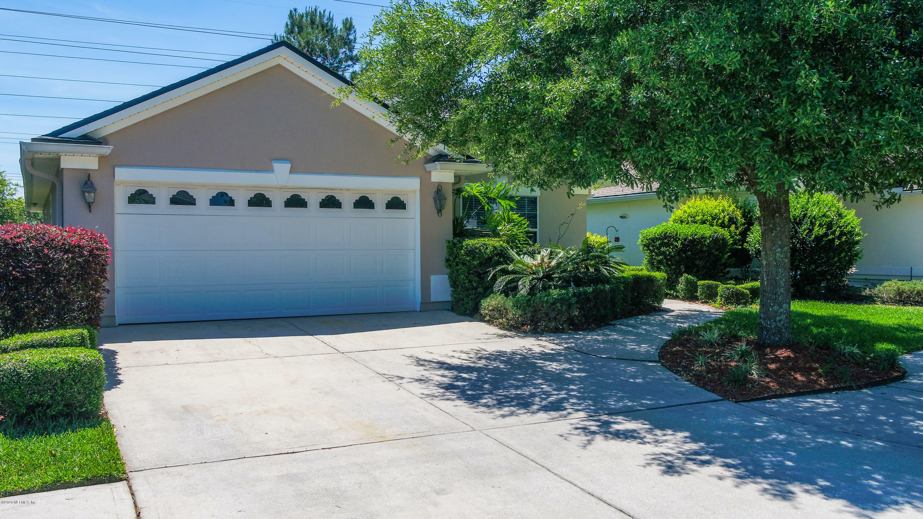 Property Photo: 12427 Cadley Circle FL 32219