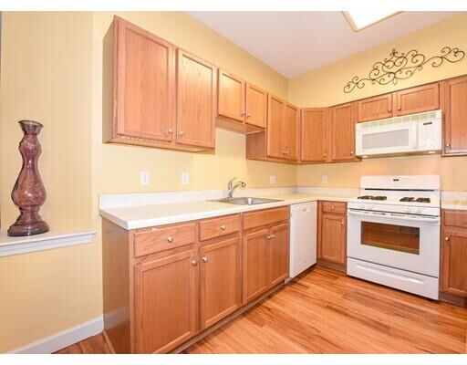 Property Photo:  19 Hampshire Rd 104  MA 01844 