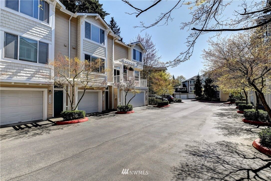 Property Photo: 16370 119th Lane NE 28-4 WA 98011
