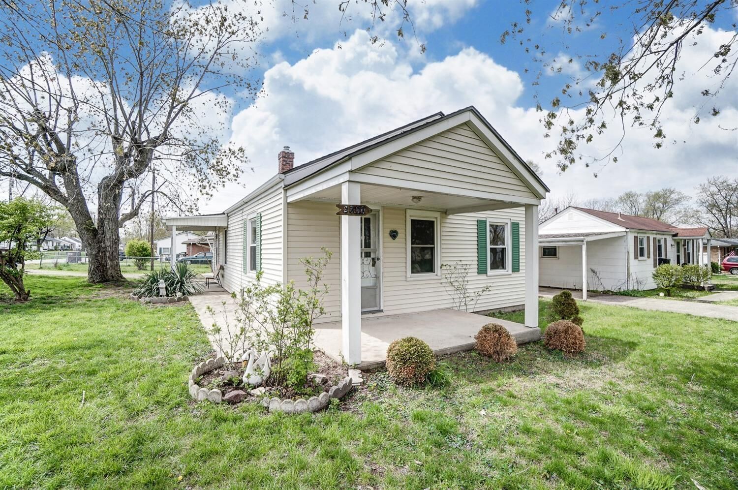 Property Photo:  2500 Shelley St  OH 45042 