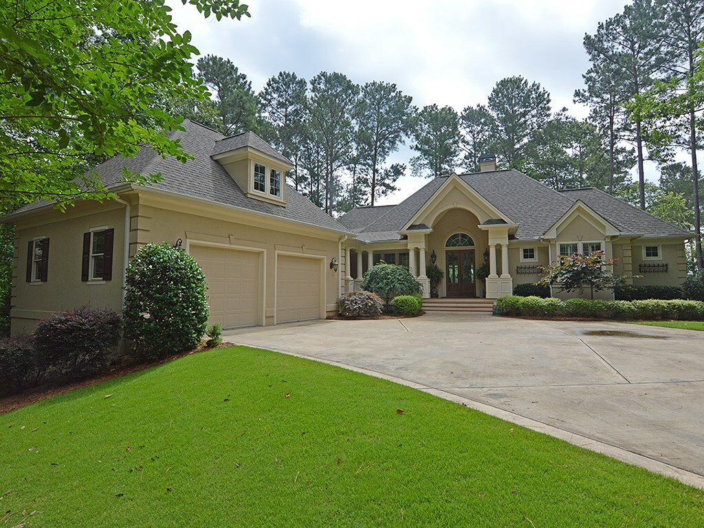 Property Photo:  1000 Hawthorne Heights  GA 30642 