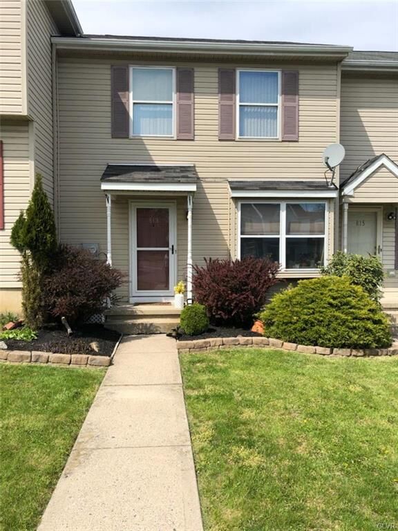 Property Photo:  813 Cove Court  PA 18017 