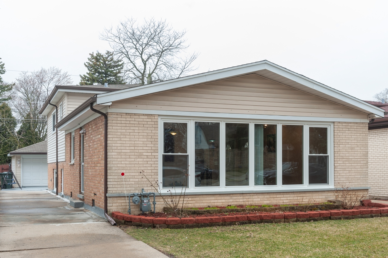 Property Photo: 9030 Central Avenue IL 60053