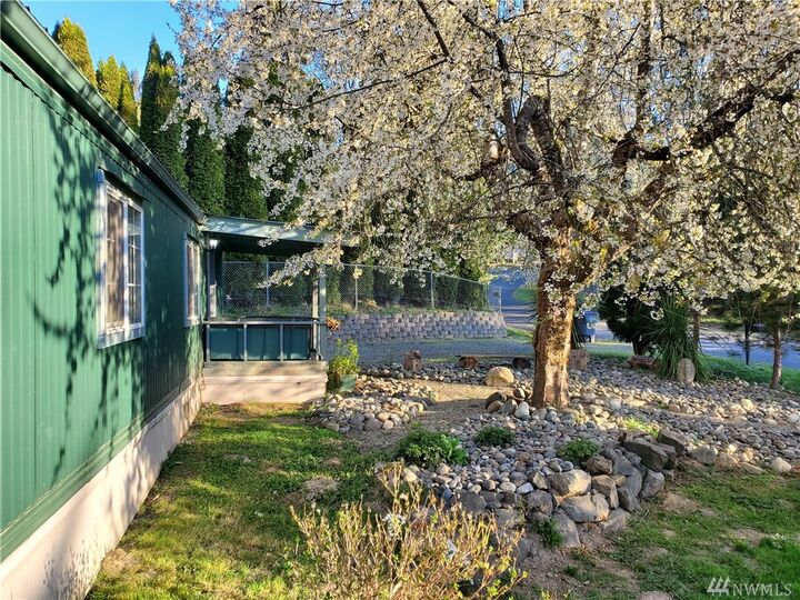 Property Photo:  41 NE Davey Jones Court  WA 98528 