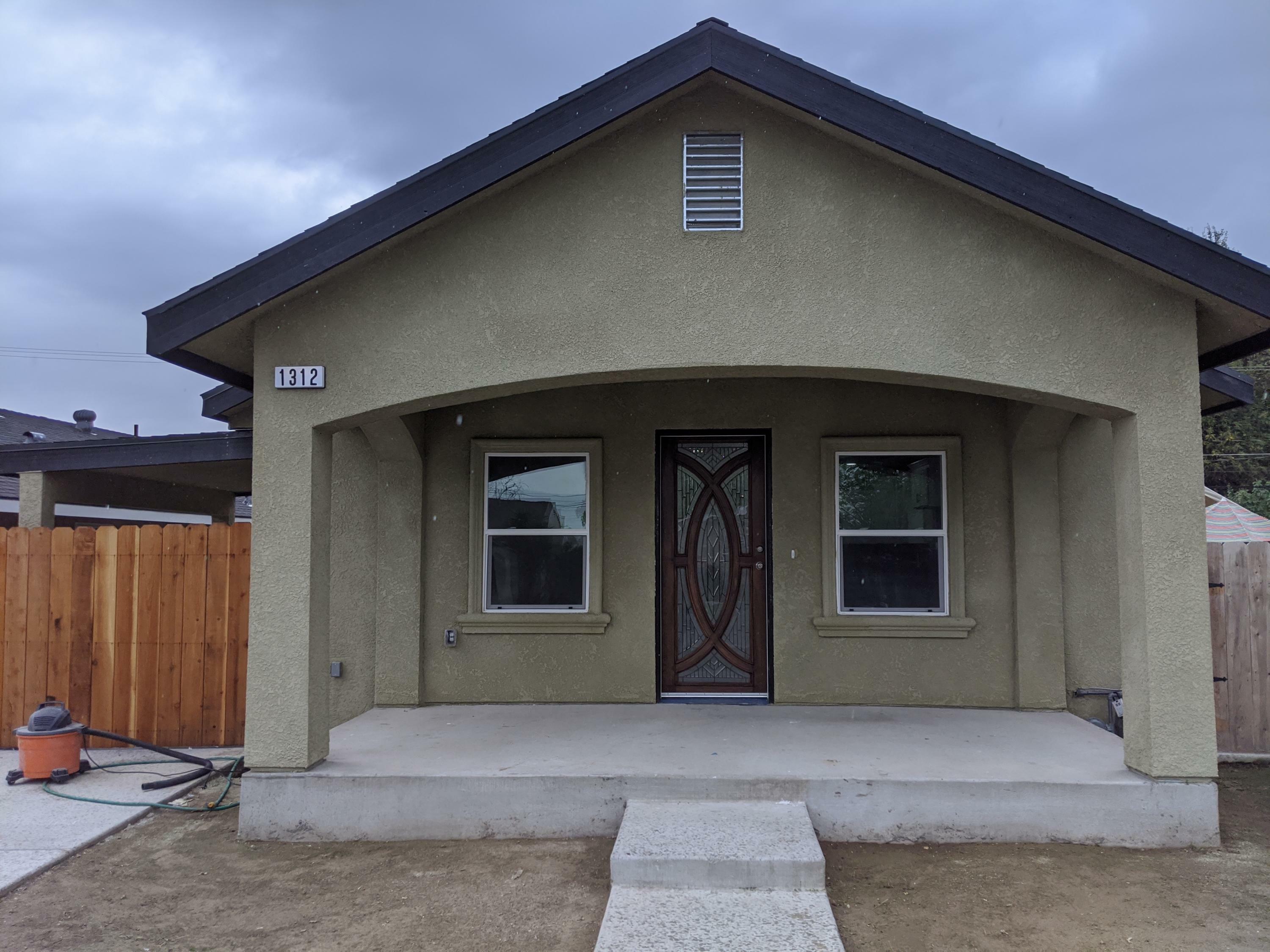 Property Photo:  1312 N Green Street  CA 93230 