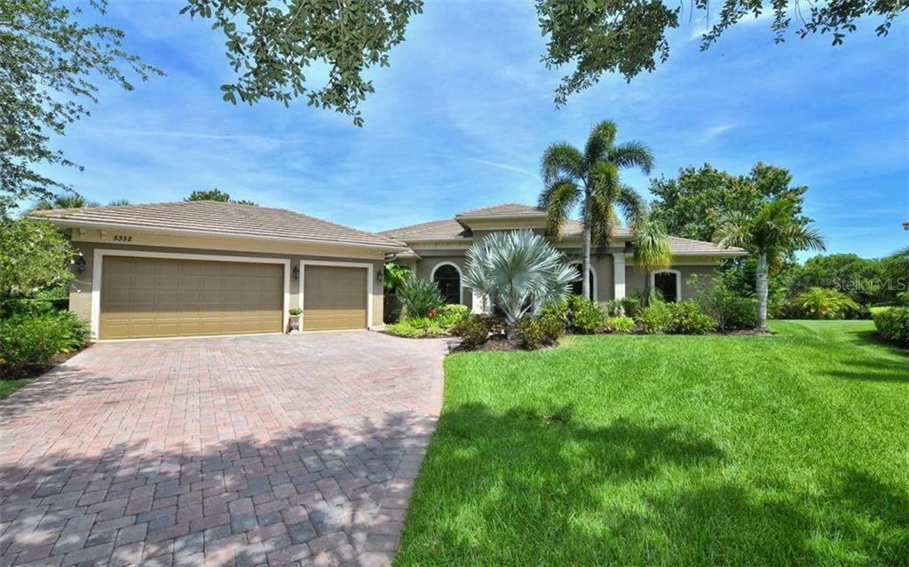 Property Photo:  5352 Hunt Club Way  FL 34238 