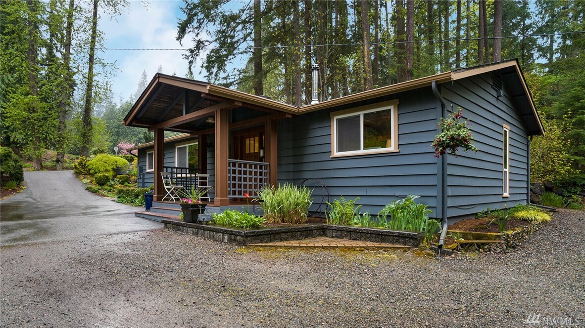 Property Photo:  15732 180th Place NE  WA 98072 