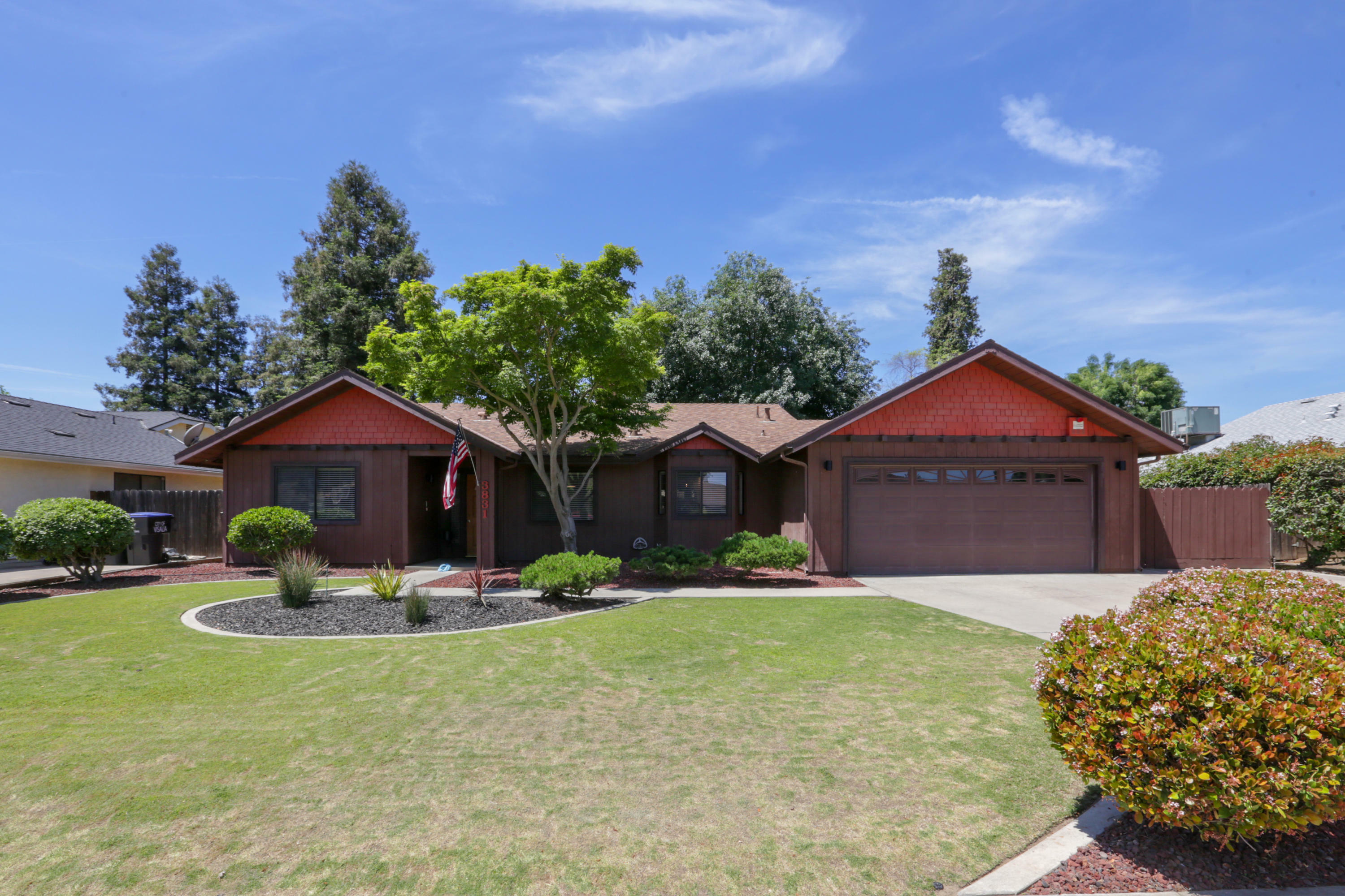 3831 S Oakhaven Street  Visalia CA 93277 photo