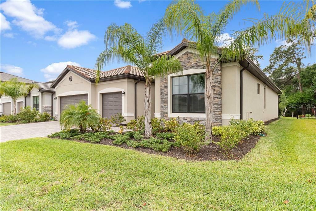 Property Photo:  710 Acacia Court  FL 34212 