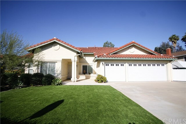 Property Photo:  5480 Via Verano  CA 92887 