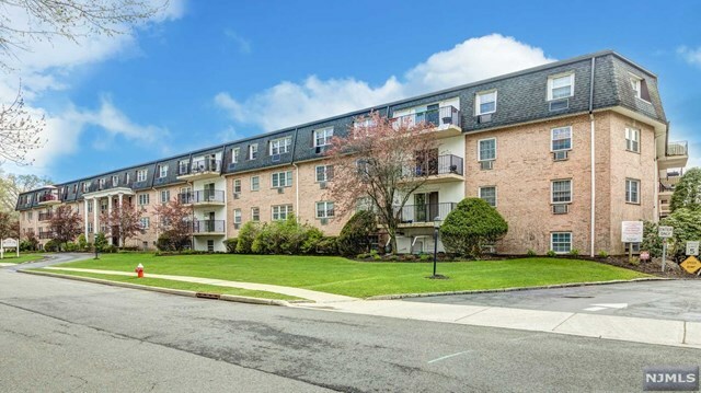 Property Photo:  550 Fairview Avenue 308  NJ 07675 