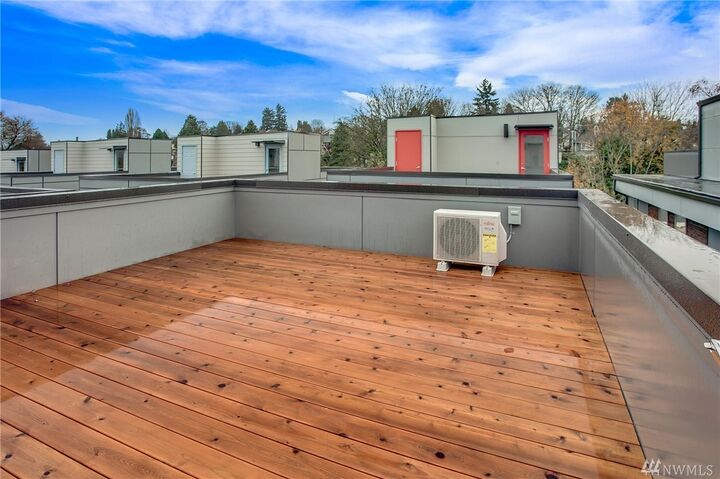Property Photo:  712 B  Martin Luther King Junior Way  WA 98122 