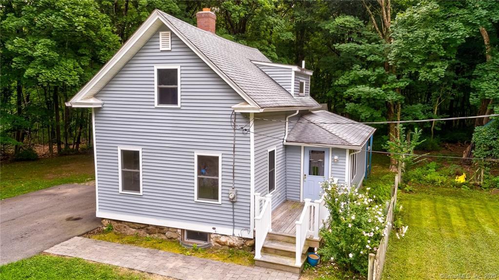 Property Photo:  11 Darling Lane  CT 06385 