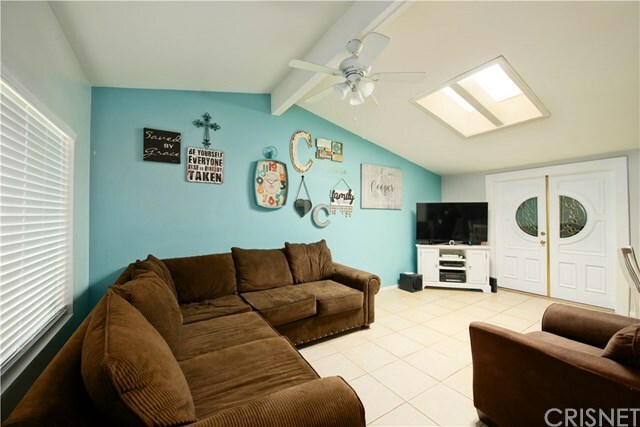 Property Photo:  18902 Delight Street  CA 91351 