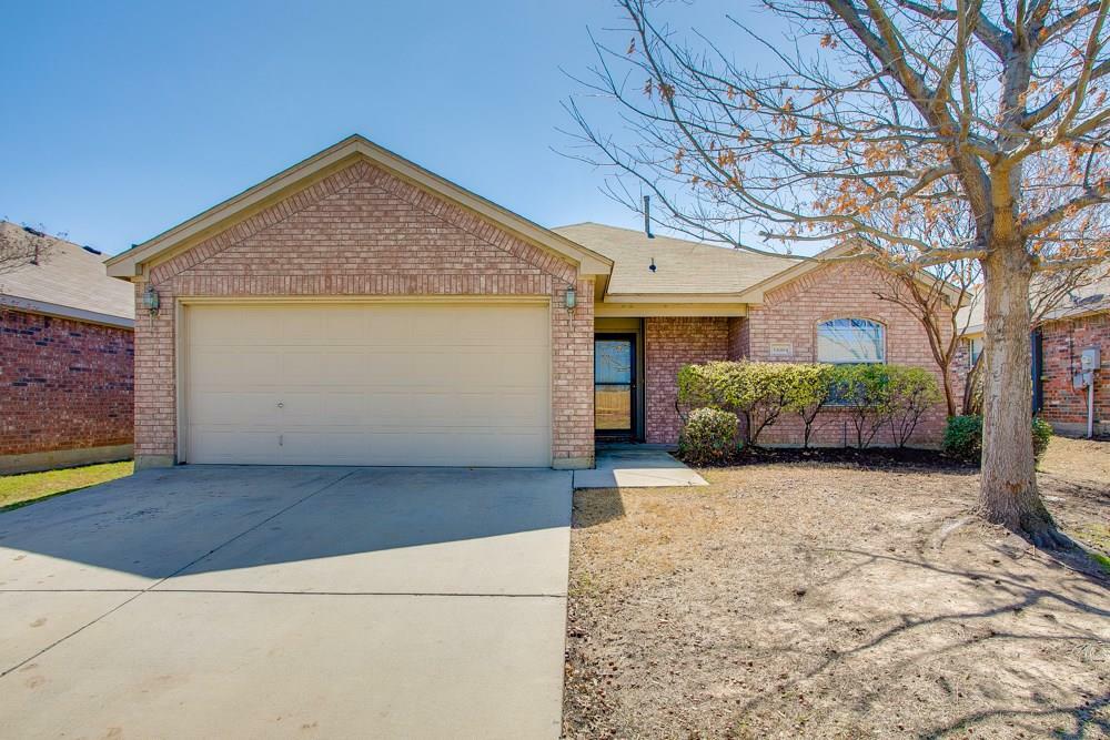 Property Photo:  14164 Snaffle Bit Trail  TX 76052 