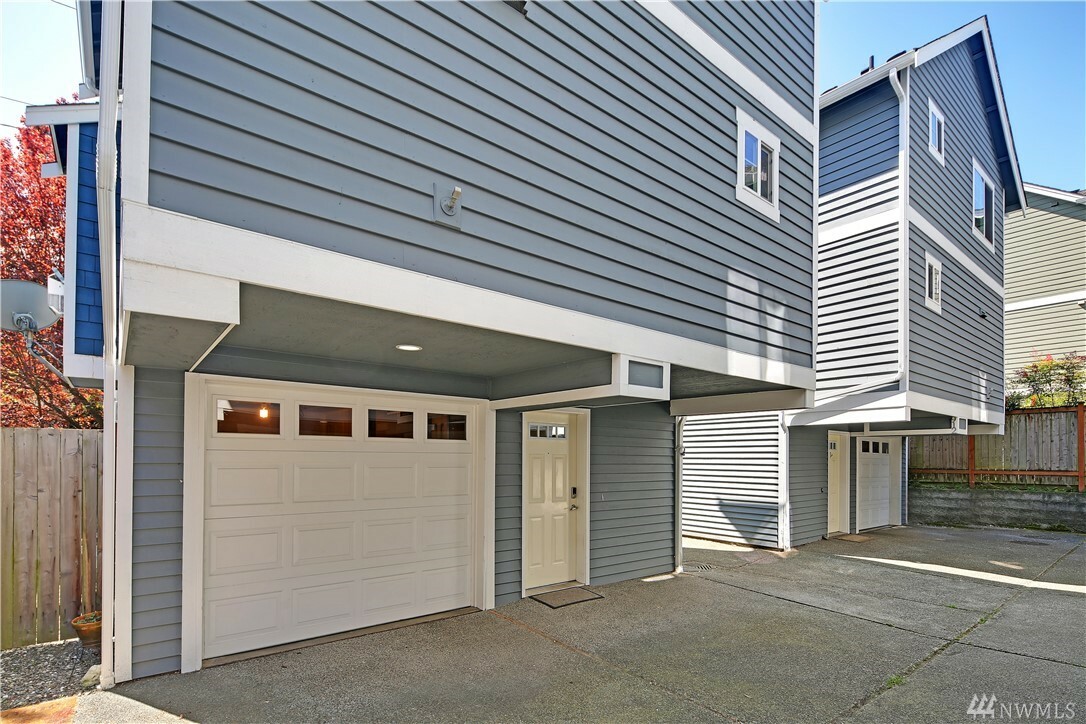 Property Photo:  908 NW 85th St  WA 98117 