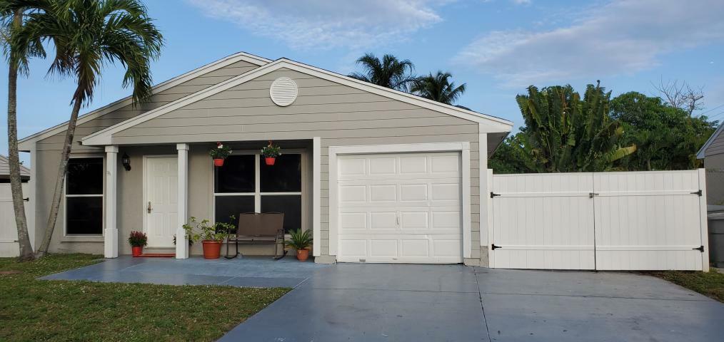 Property Photo: 23280 Noel Way FL 33433