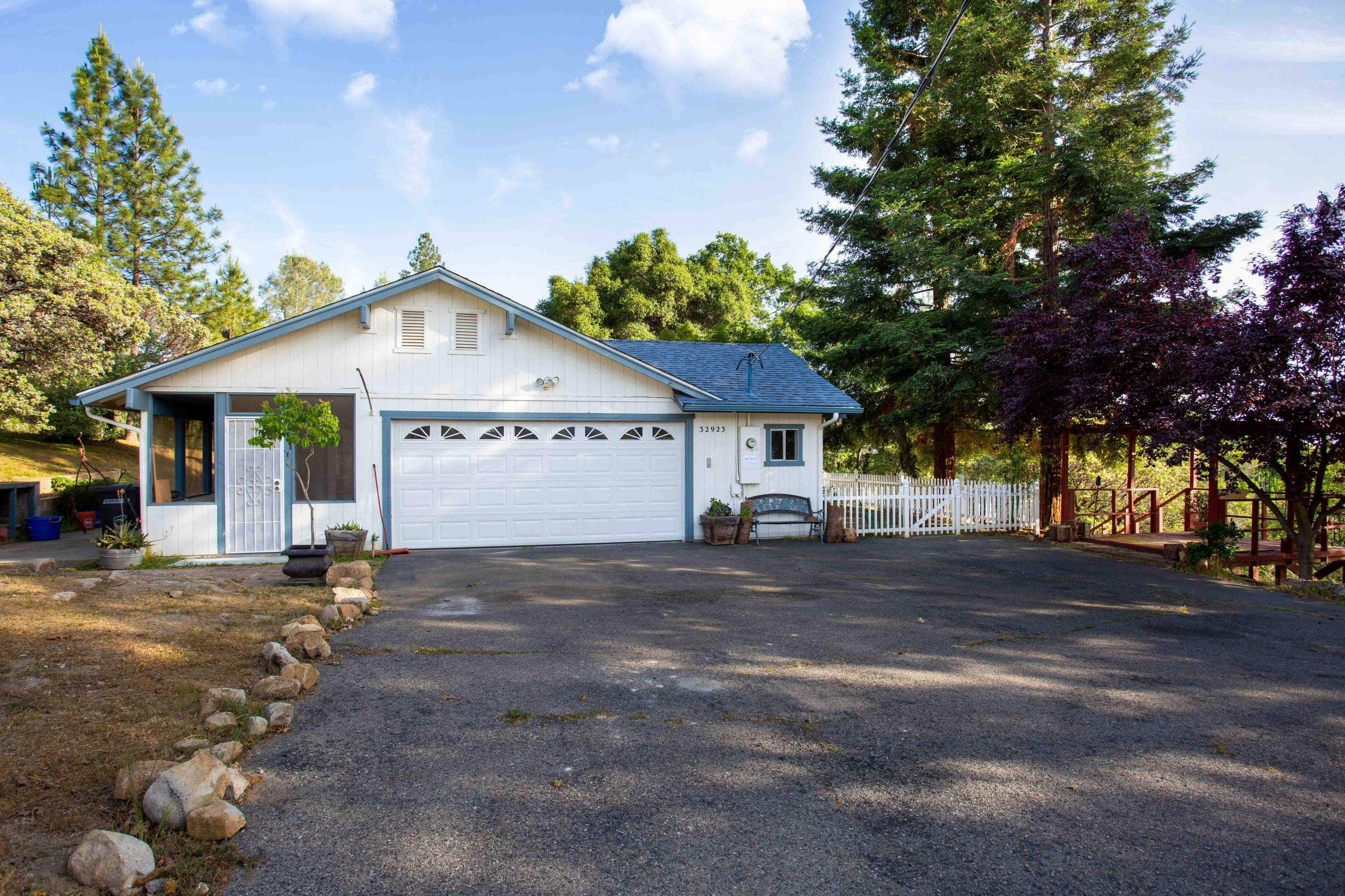 Property Photo:  32923 Road 224  CA 93643 