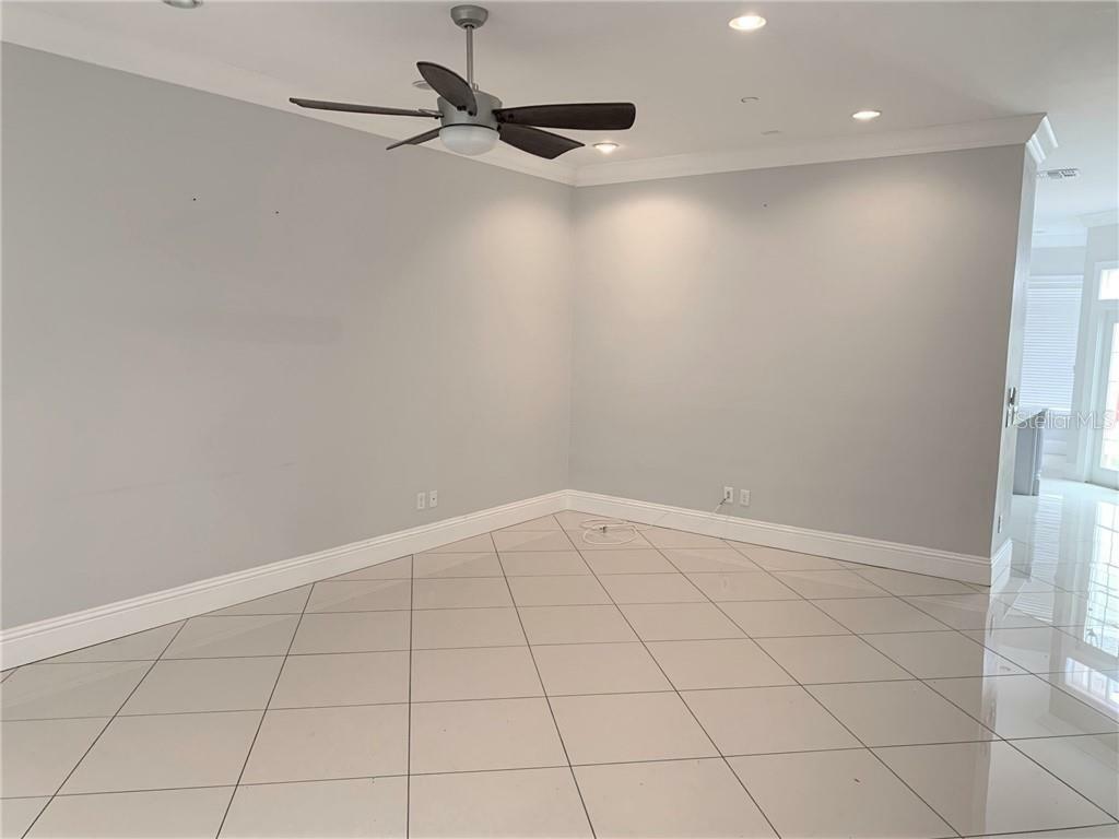 Property Photo:  627 Mulberry Ave  FL 34747 