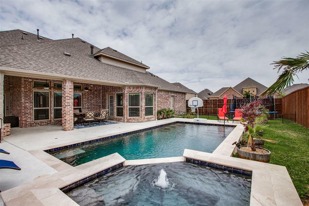 Property Photo:  340 Saint Mark Lane  TX 75078 