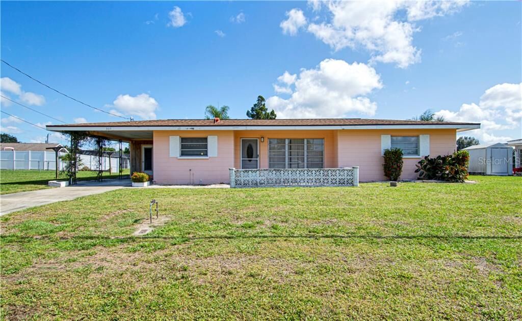 Property Photo:  305 Shamrock Boulevard  FL 34293 