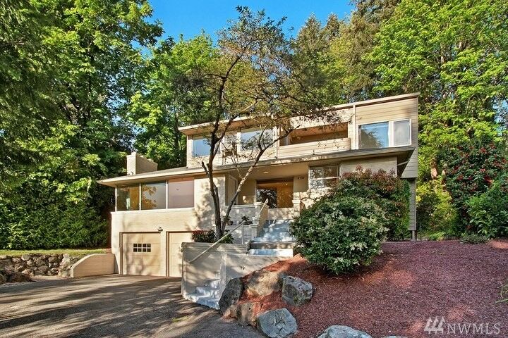 Property Photo: 4504 Lake Washington Blvd NE WA 98033