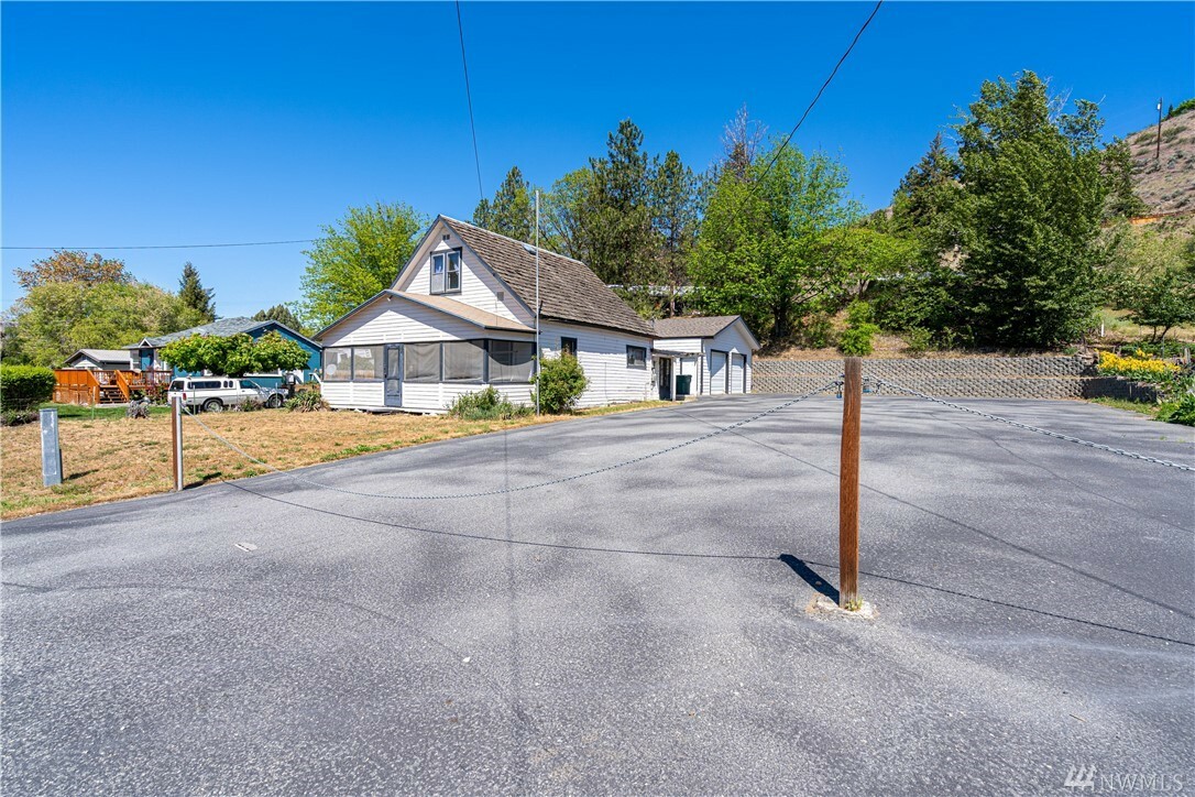 Property Photo:  213 E Gibson Ave  WA 98816 