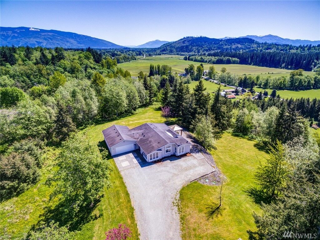 Property Photo:  5798  Jennifer Lane  WA 98233 