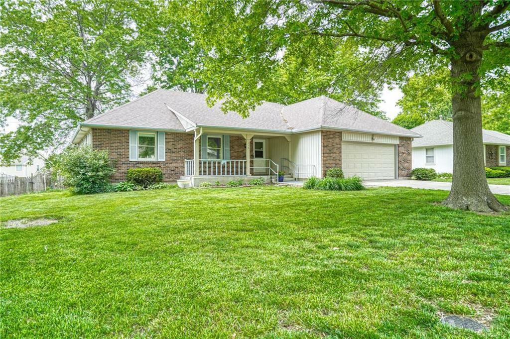 Property Photo:  110 N Sunset Lane  MO 64083 