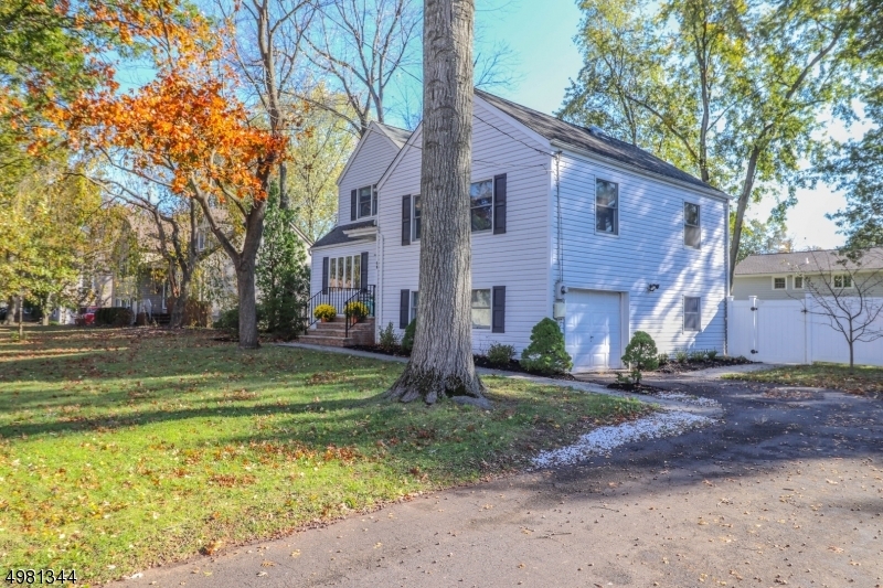 Property Photo:  40 Bell Dr  NJ 07090 