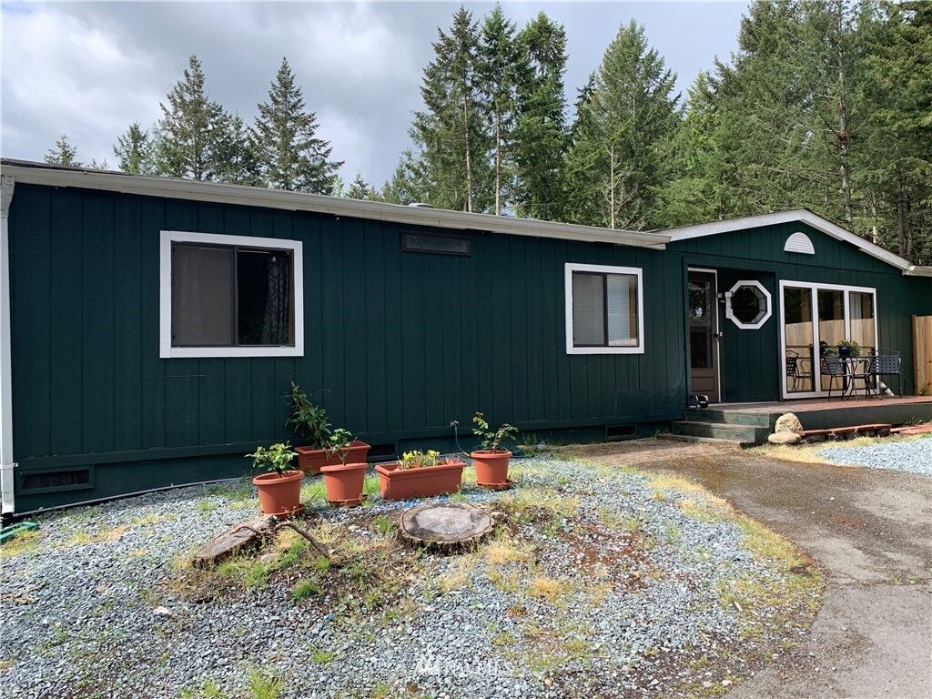 Property Photo: 19706 112th Avenue Ct E WA 98338