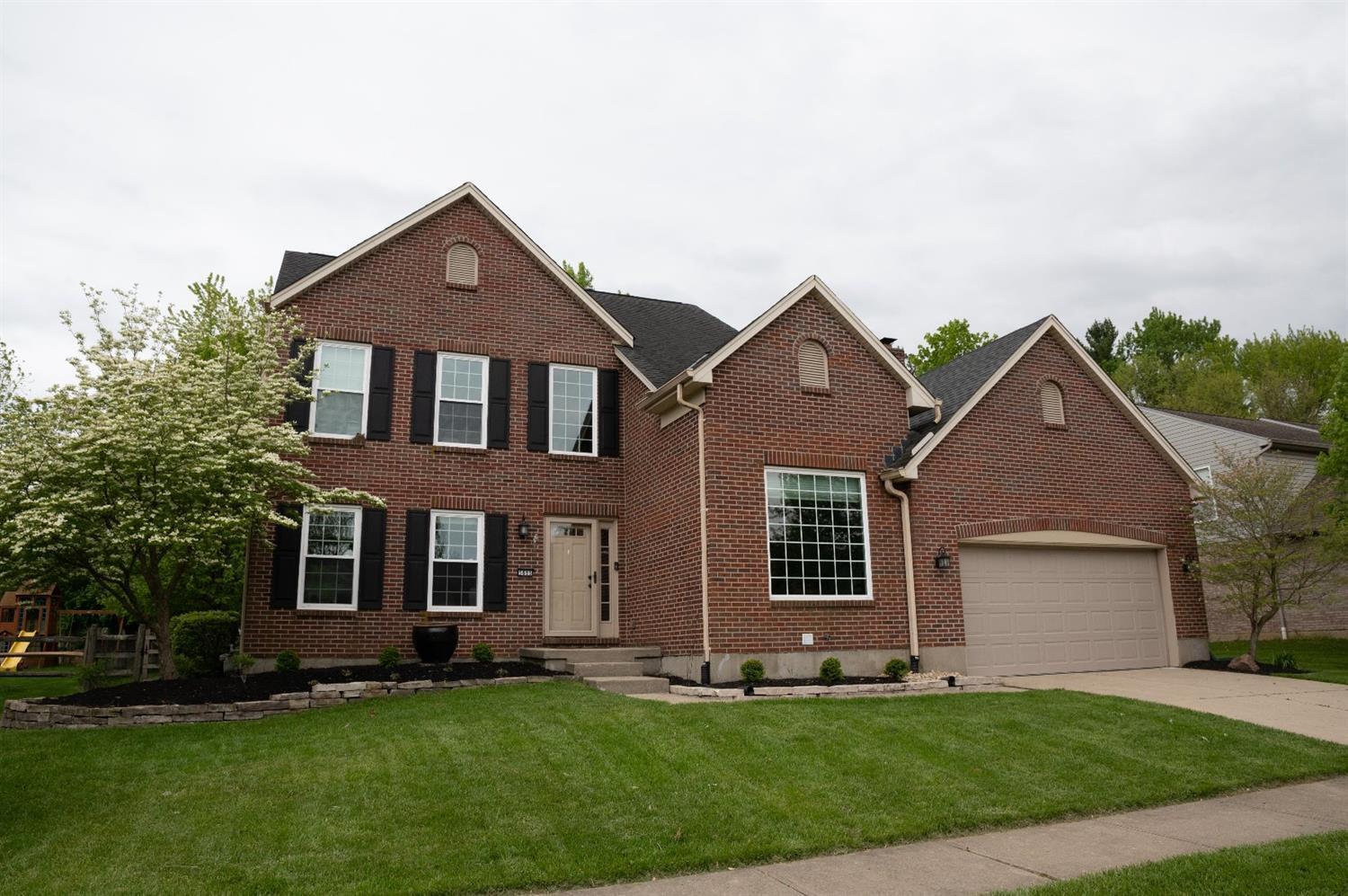 Property Photo: 5895 Homecrest Ln OH 45040