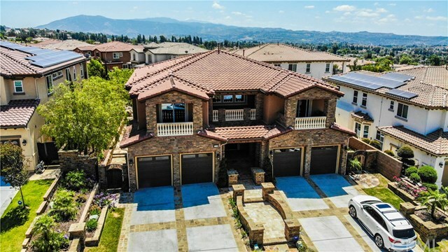 Property Photo: 20086 Umbria Way CA 92886