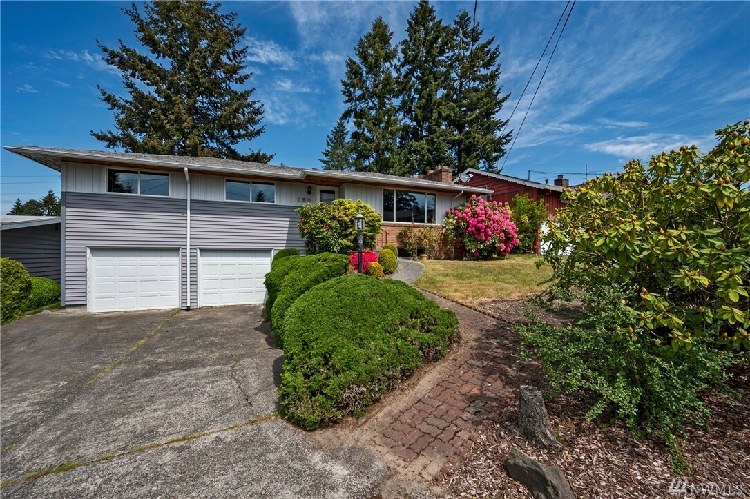 Property Photo:  156 NE 164th St  WA 98155 