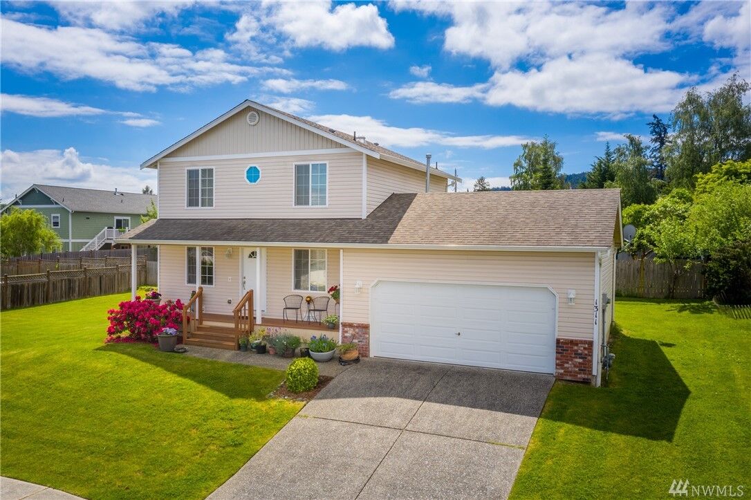 Property Photo:  1311 37th Street  WA 98221 
